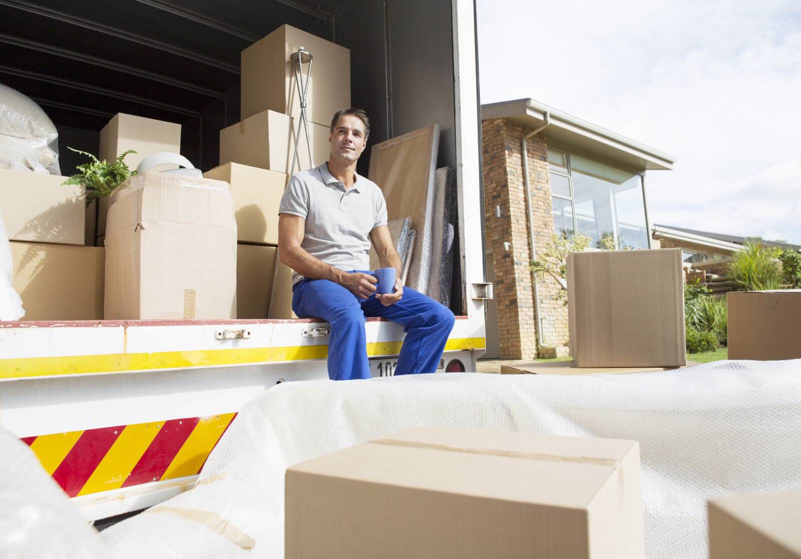 Altes Zuhause verkauft, Neubau noch nicht fertig – was nun?