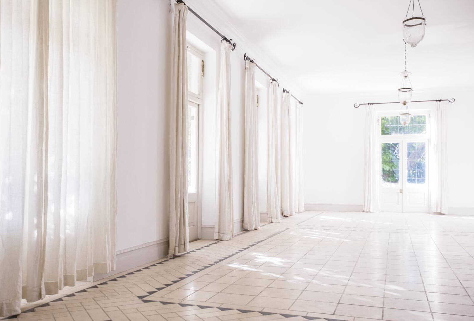 Gardinen vor Fenster